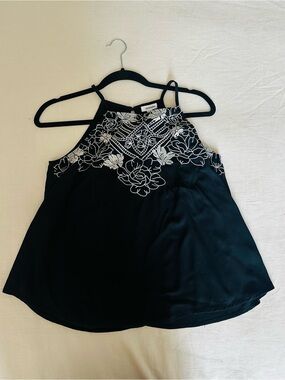 Black Embroidered Floral Sleeveless Blouse